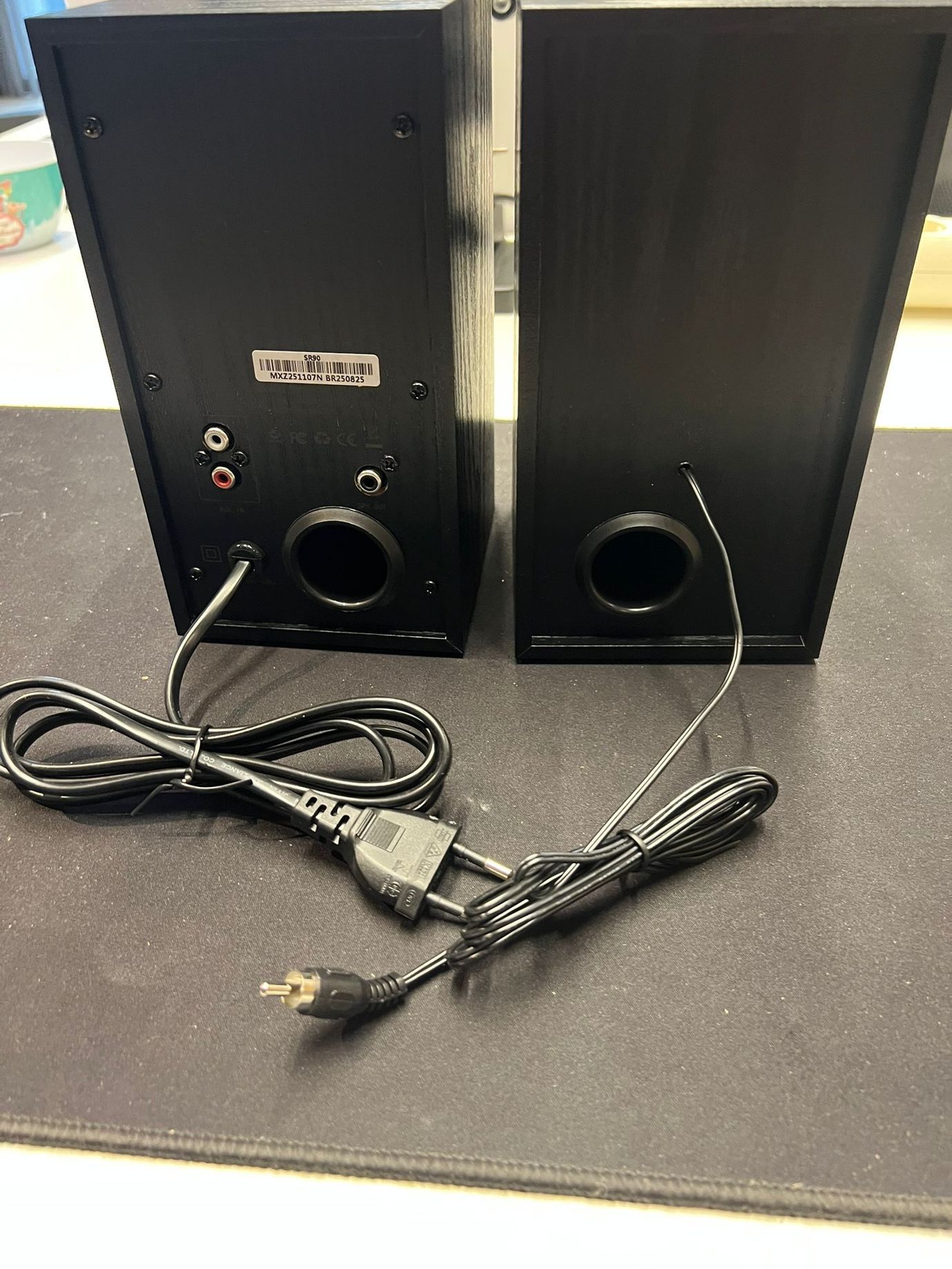 BS25 Active Bookshelf Speaker Set 40W BT Wood