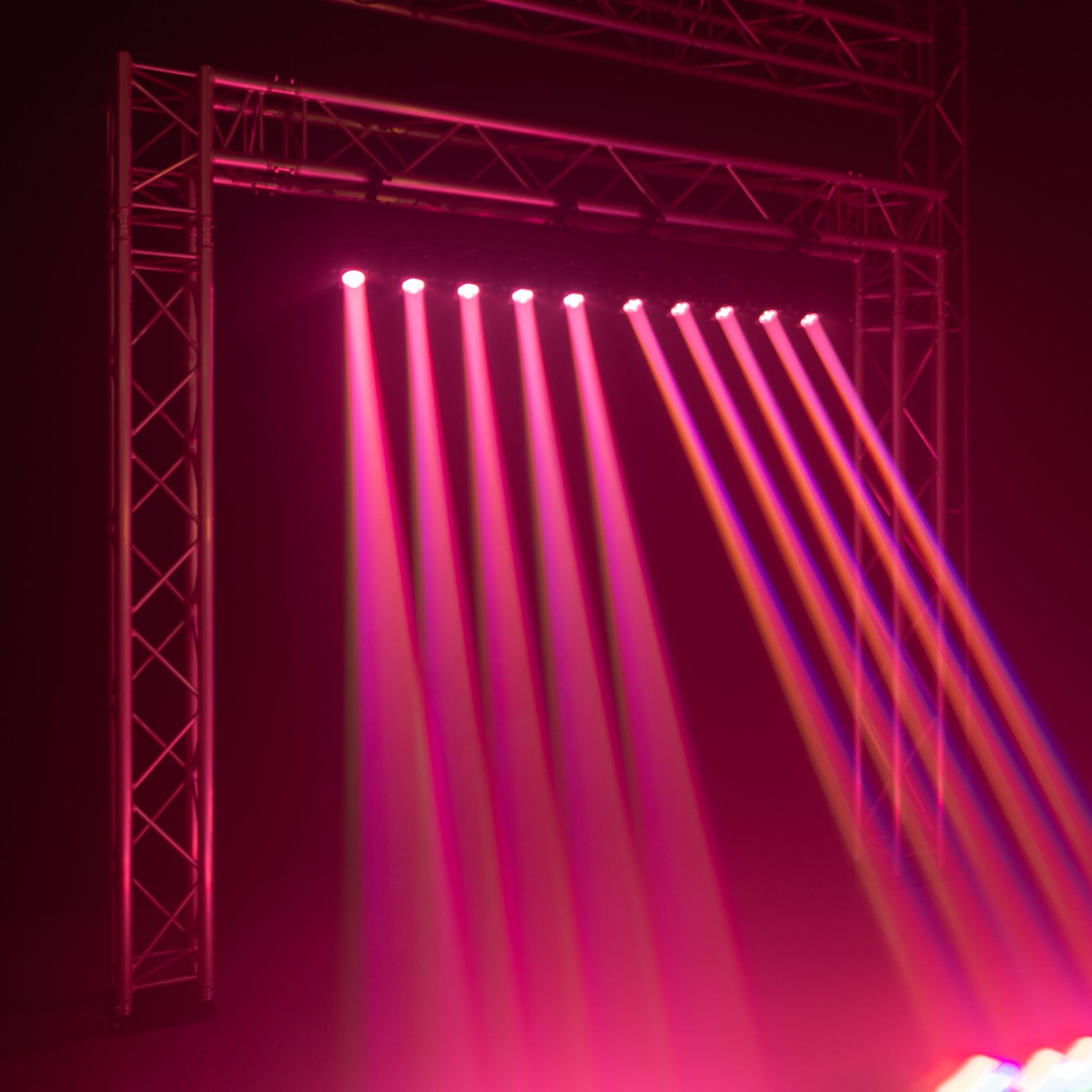 Galaxy5 Moving Head Bar 5x40W