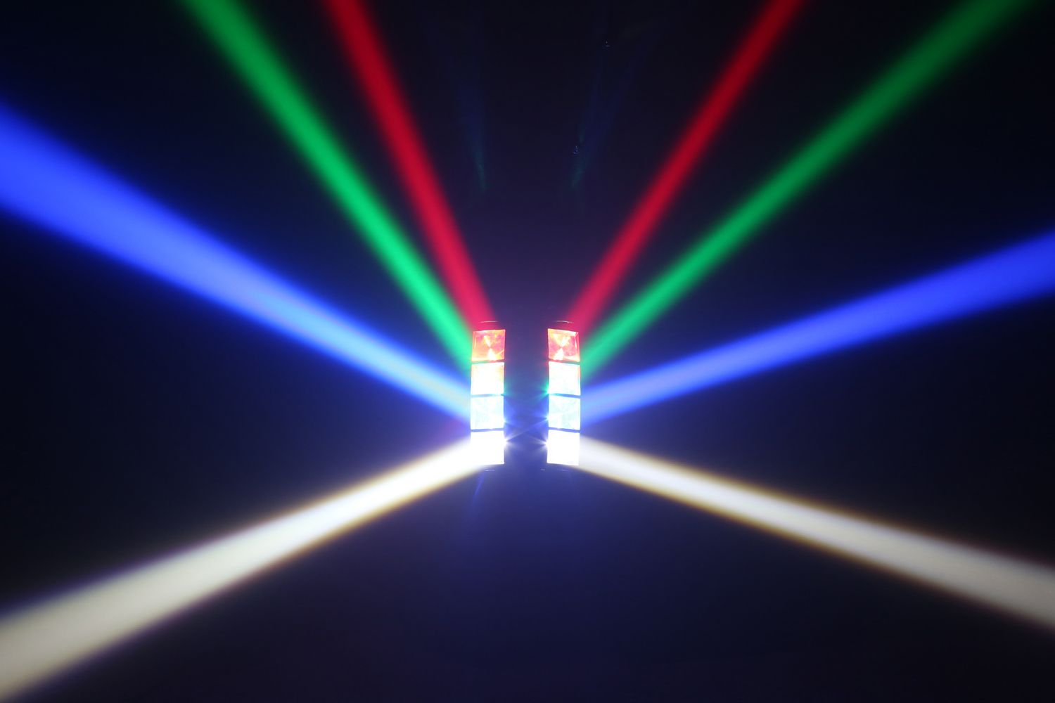 MHL820 Double Helix 8x 3W RGBW LEDs DMX