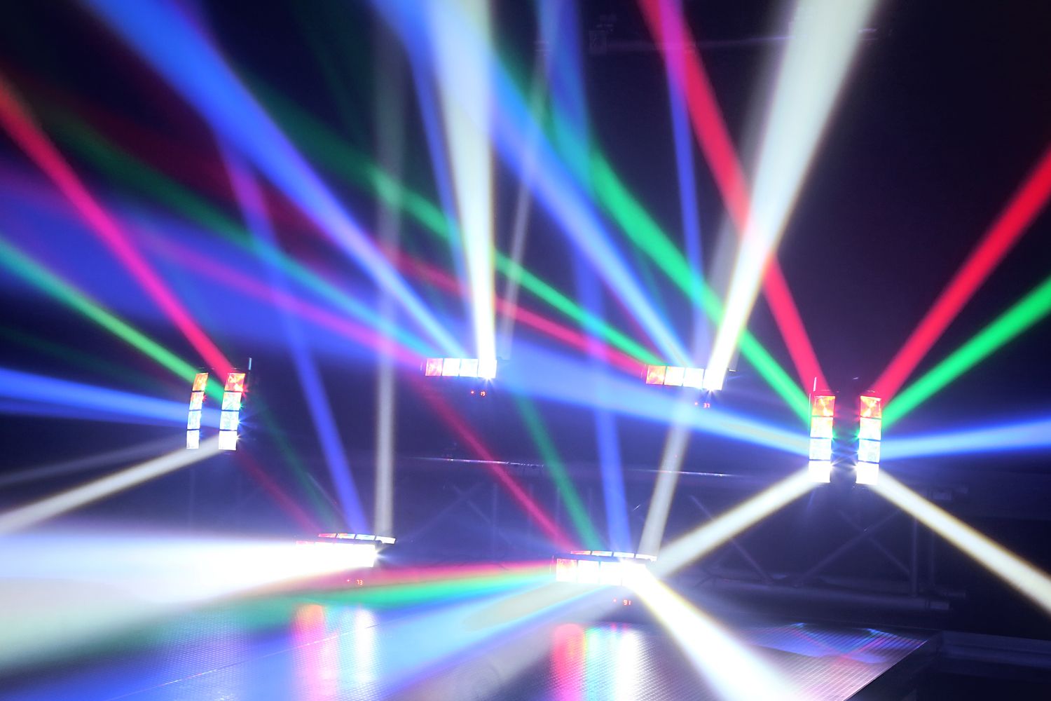 MHL820 Double Helix 8x 3W RGBW LEDs DMX