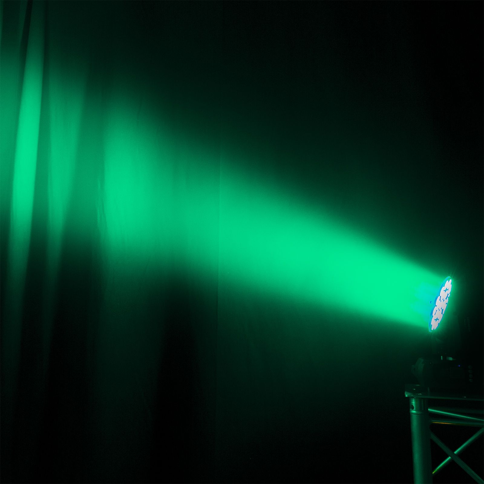 Fuze1910 LED Wash Moving Head with Ring Control
