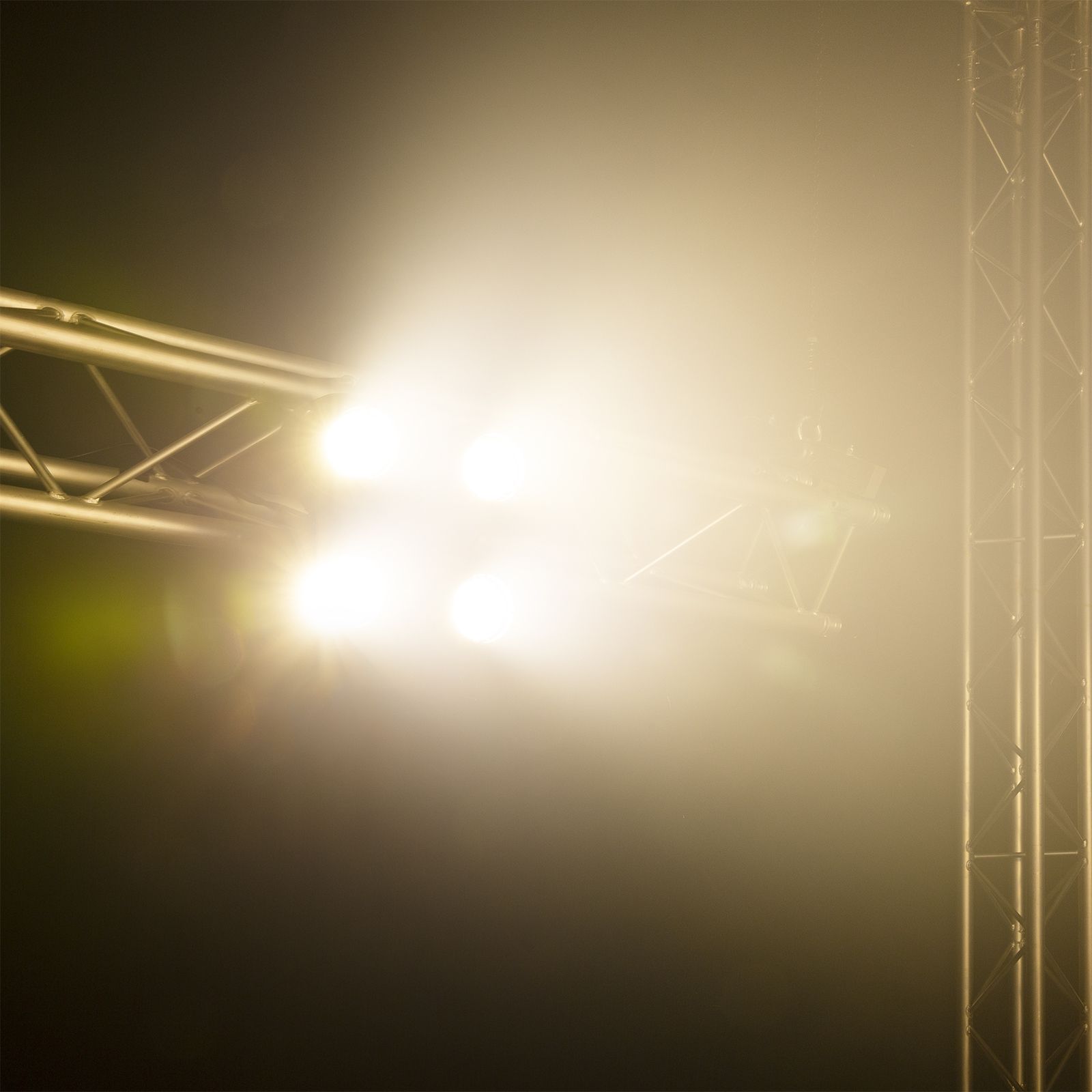 SB420IP Stage Blinder IP65 WW/Amber