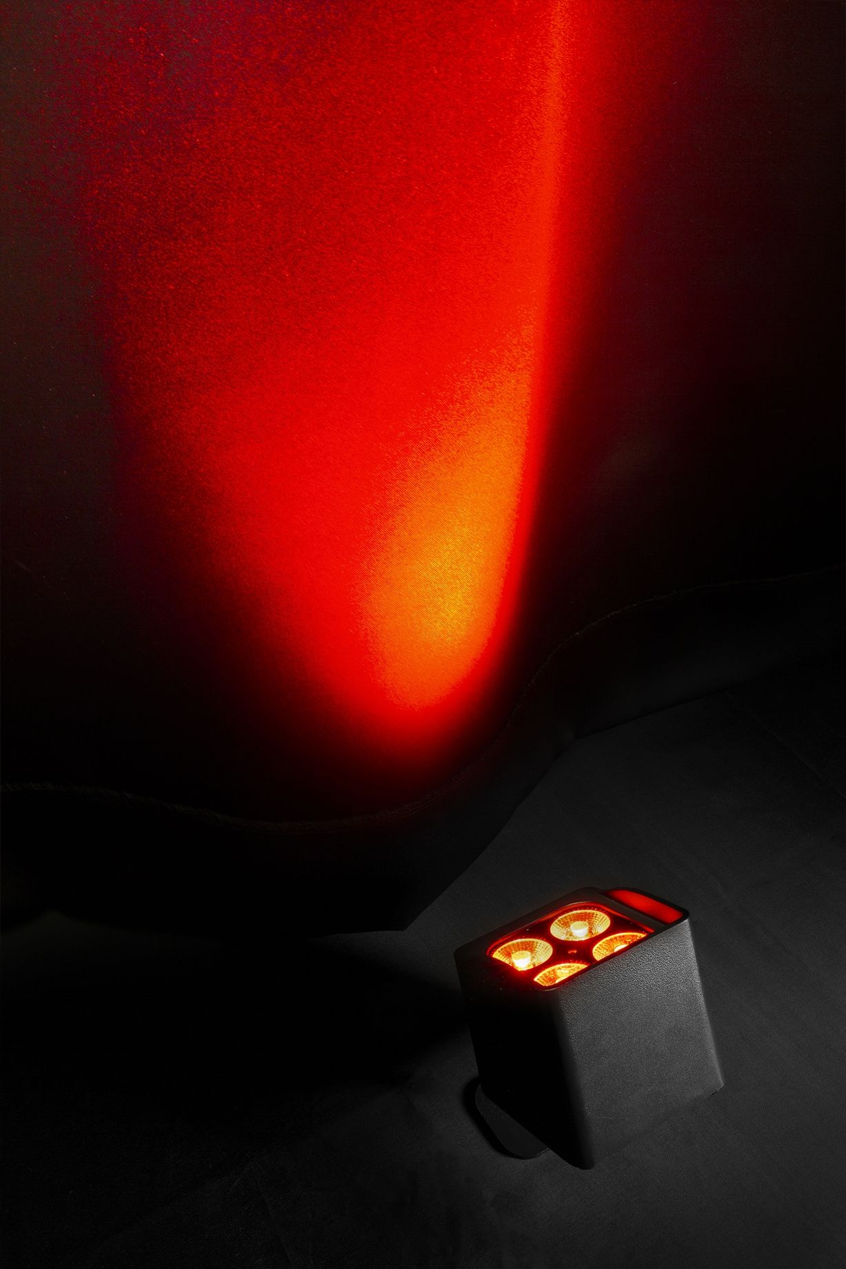 BBP44 Mini Battery Uplight 4x 4W Outdoor, Black