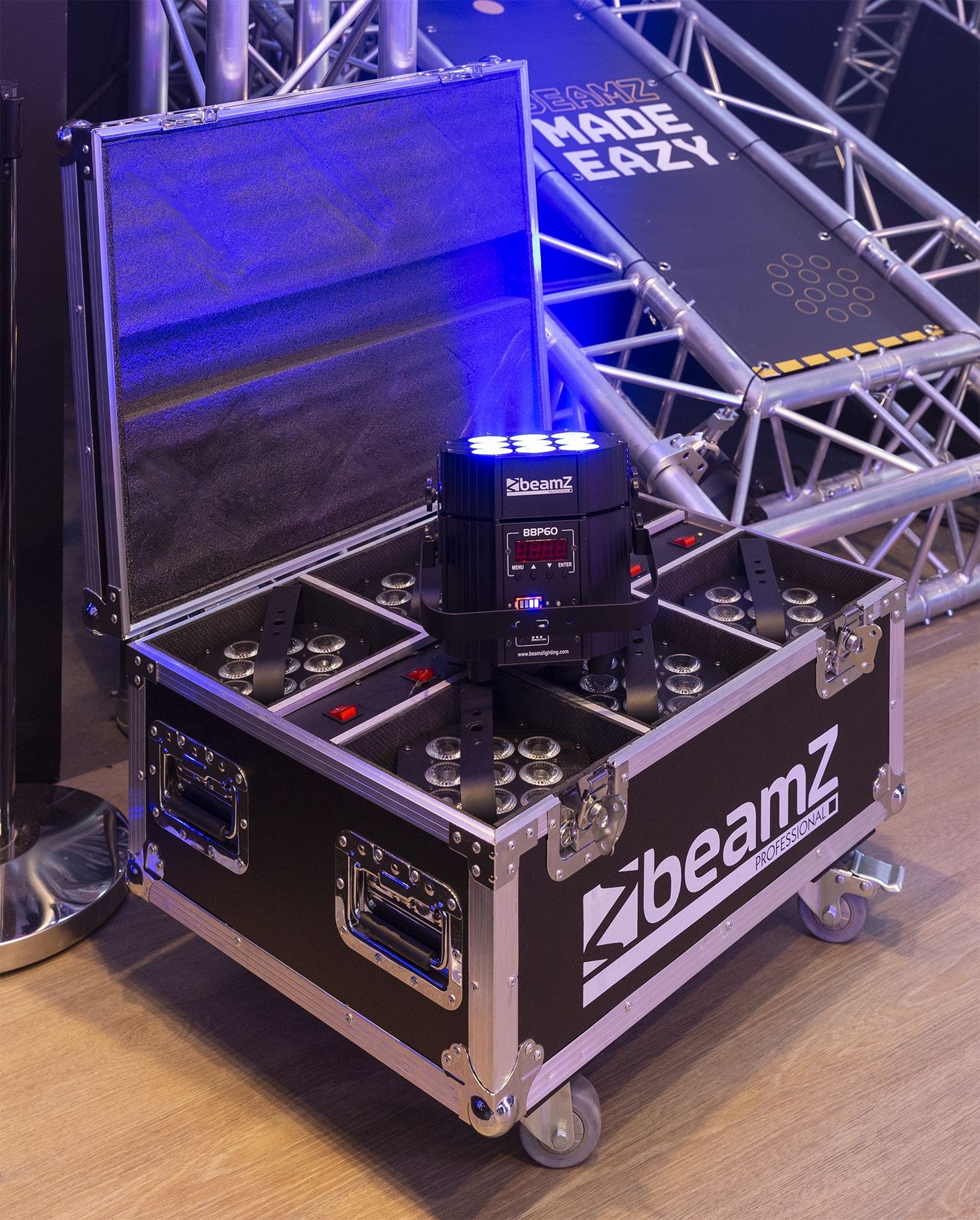 BBP60 Uplighter Set, 6 pieces in Flightcase with Charger
