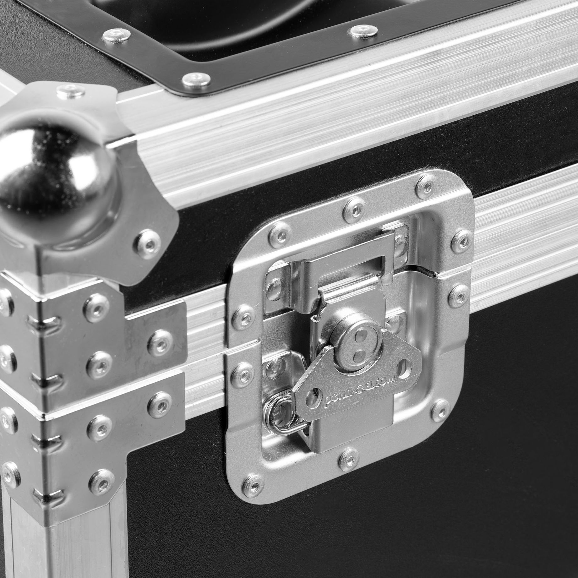 FCC13 FlightCase for 8x BBP48 with charging function