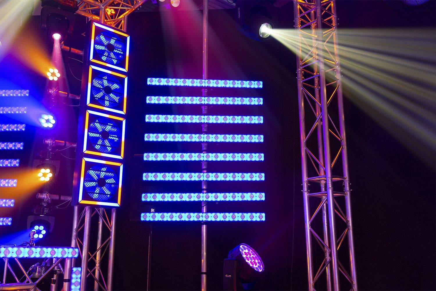 LCB14C Hybrid LED BAR RGBW/RGB Pixel Control