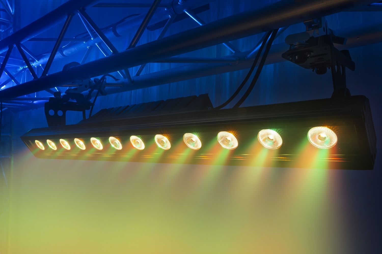 LCB1215IP LED Bar IP65 12x 15W 6-in-1 LEDs
