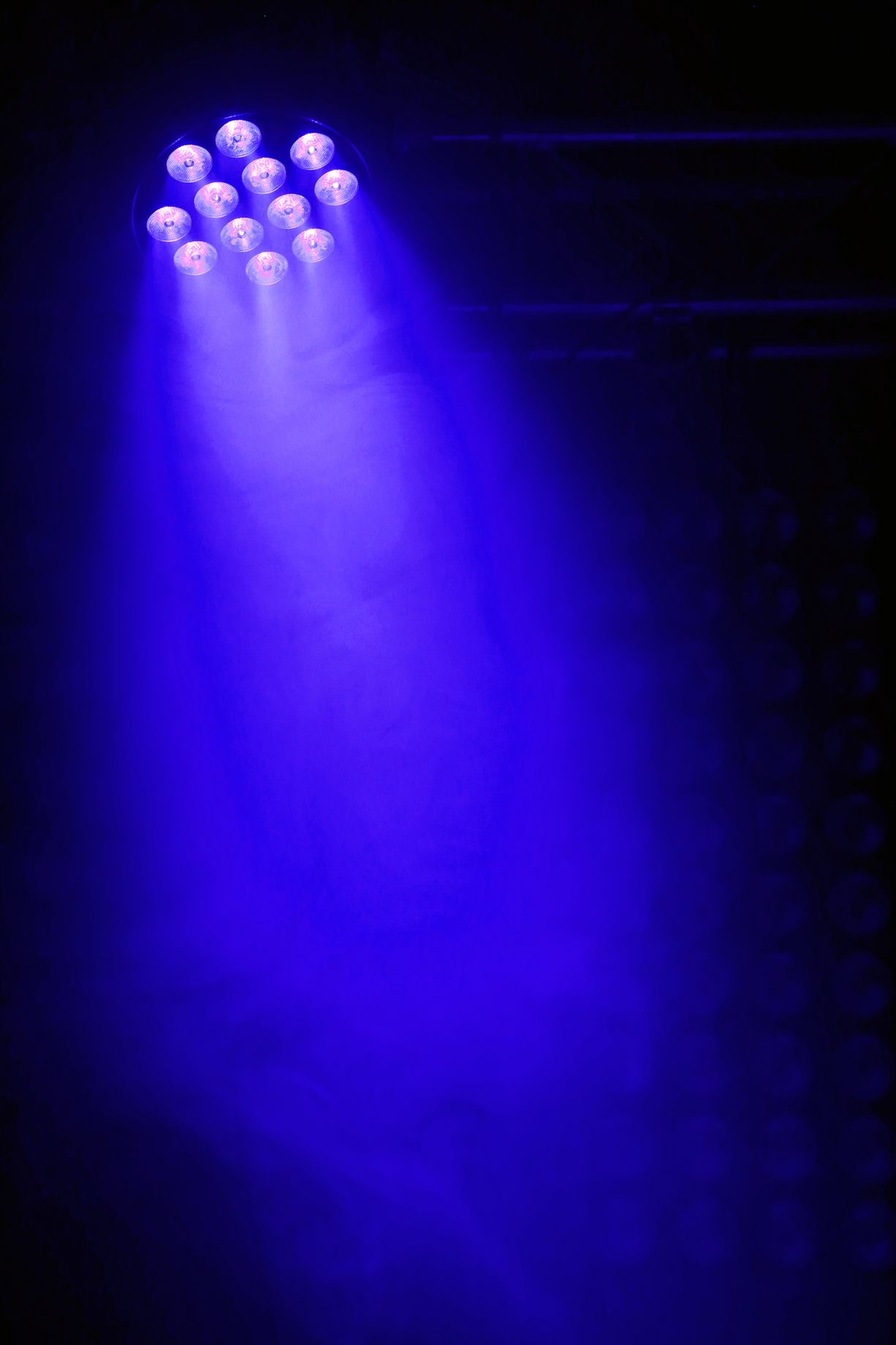 BT310 Flat PAR 12x 6W 4-in-1 LEDs