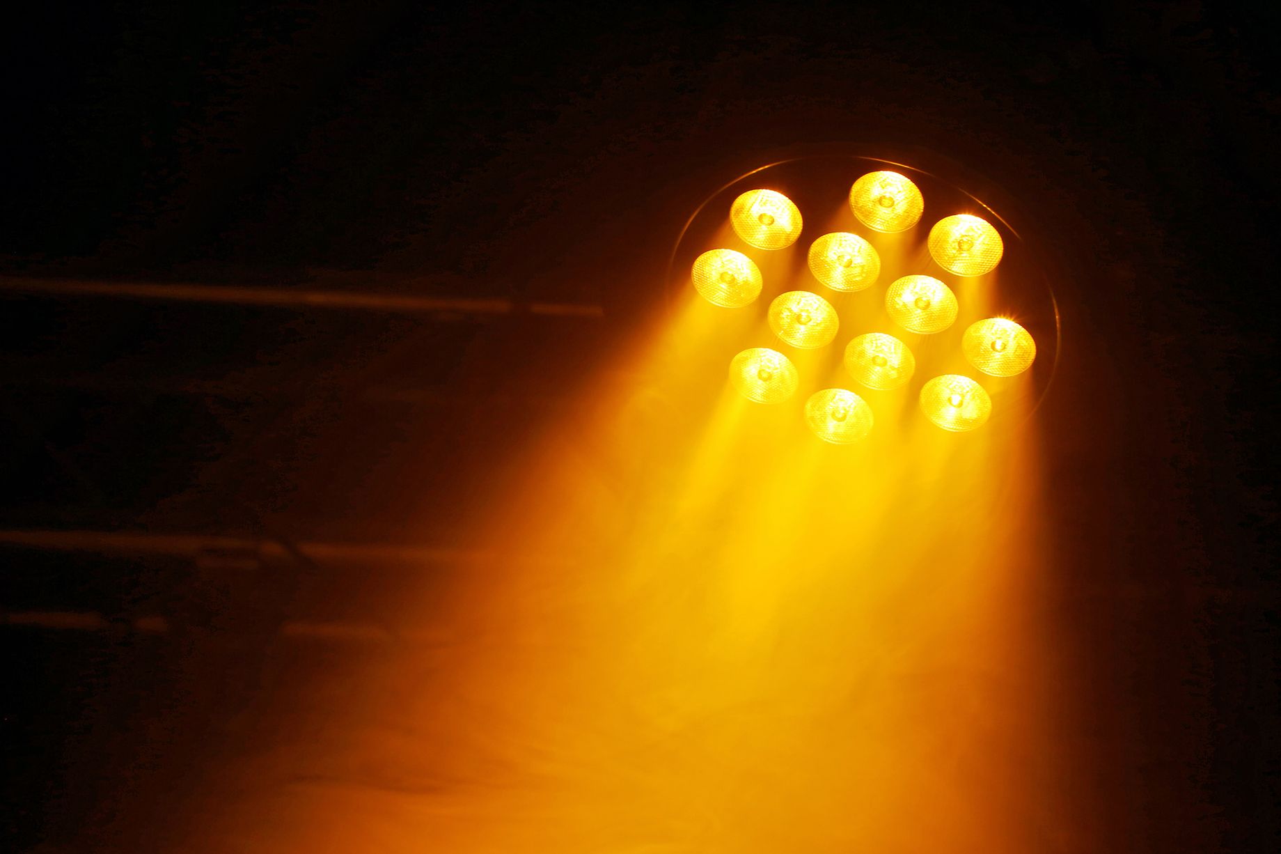 BT310 Flat PAR 12x 6W 4-in-1 LEDs