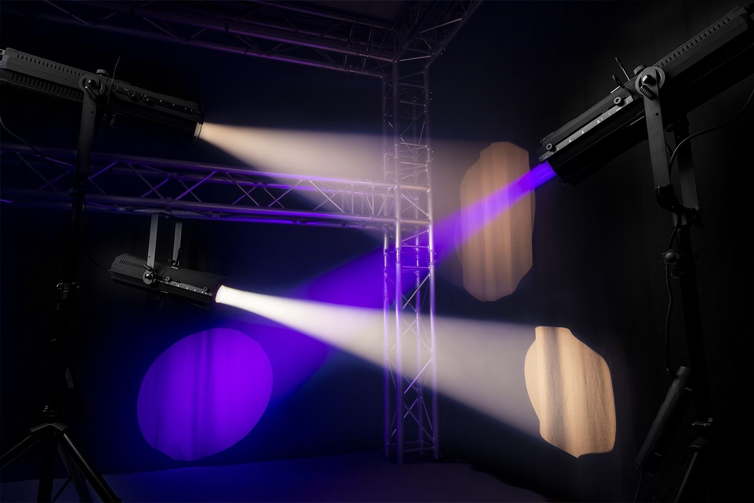 BTS250C LED Profile Spot Zoom 250W RGBW