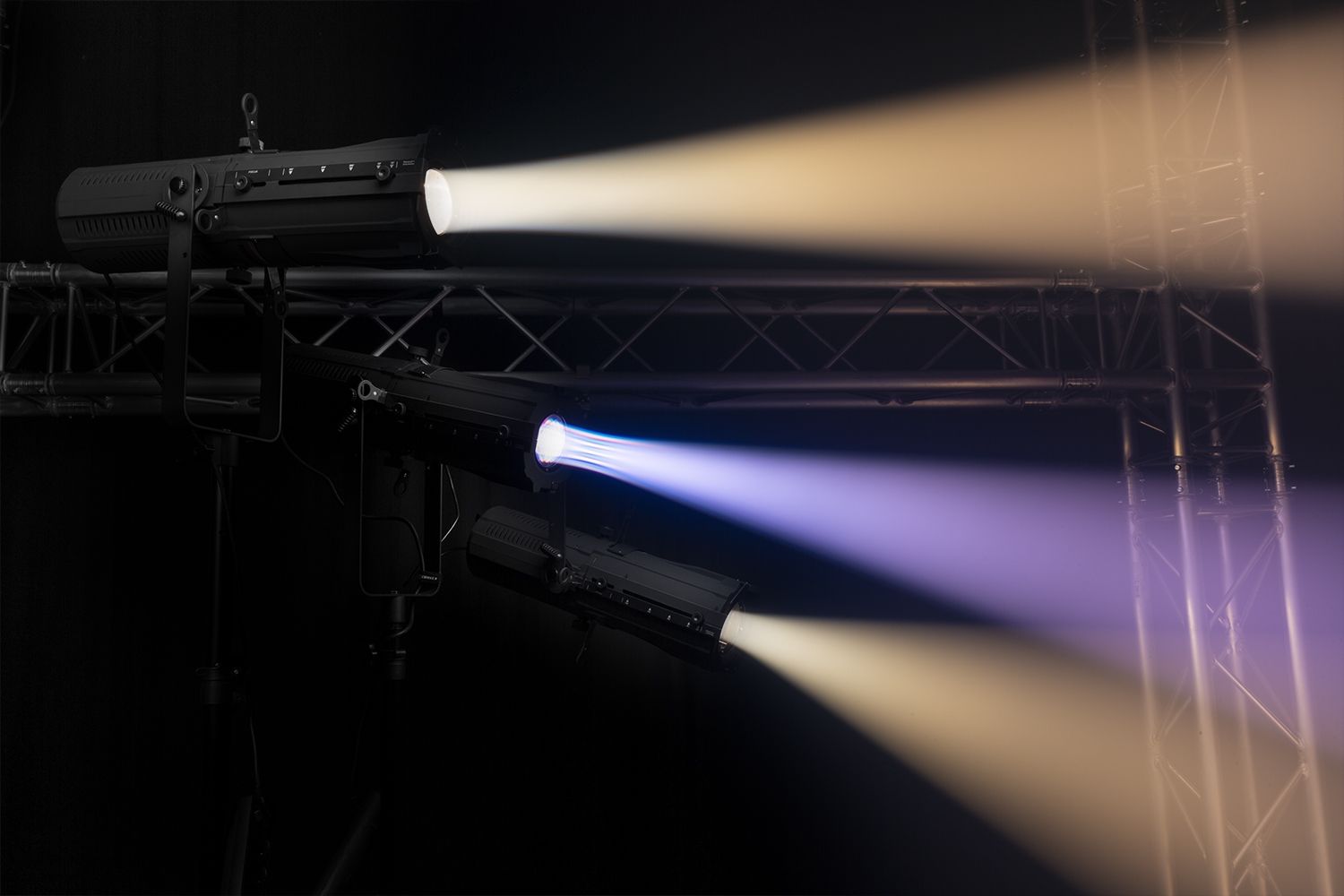 BTS250C LED Profile Spot Zoom 250W RGBW