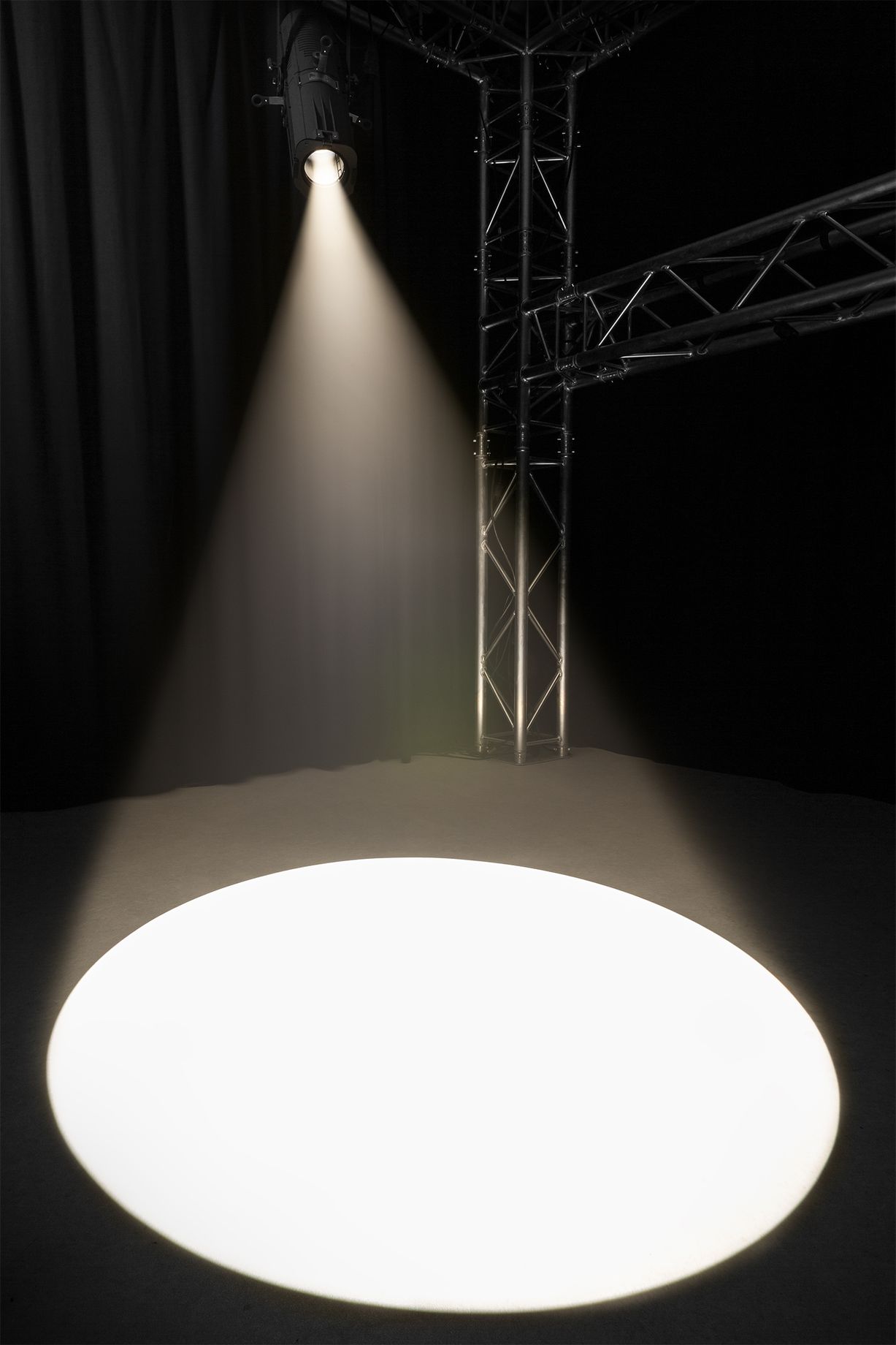 BTS300Z LED Profile Spot Zoom 300W Warm White