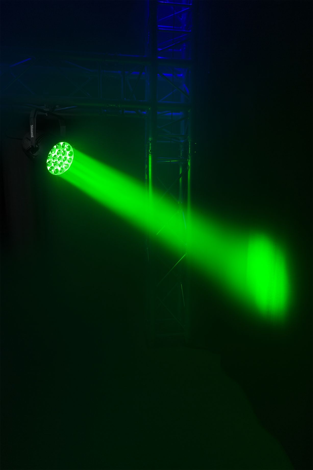 BAC552Z Aluminium PRO PAR Zoom RGBW LEDs