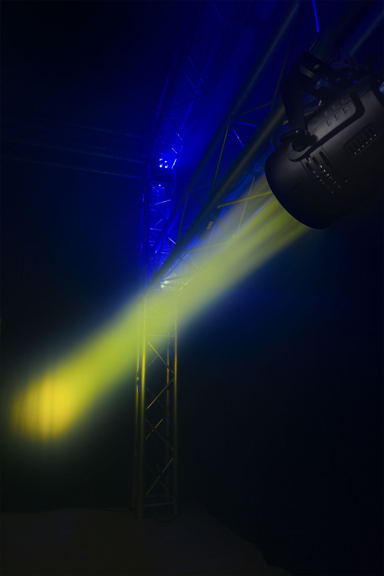 BAC552Z Aluminium PRO PAR Zoom RGBW LEDs