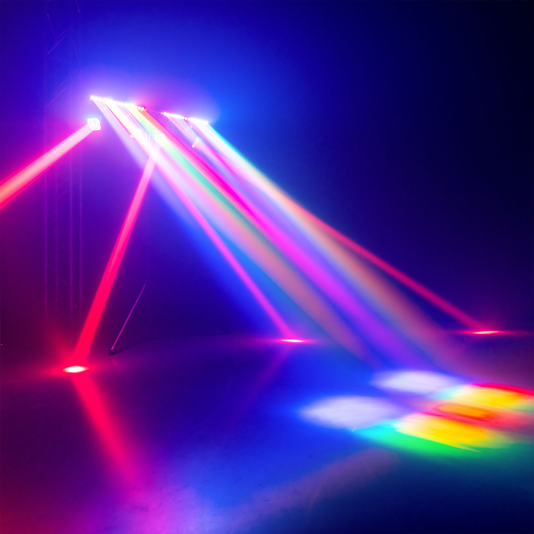 ShowBar GO Vibe with 4 Moving Heads and LED Bar