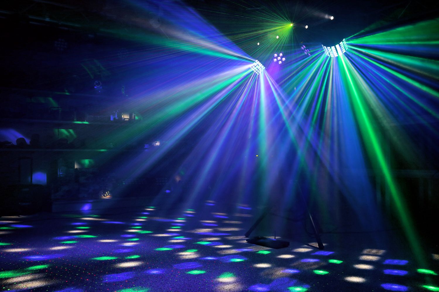 SHOWBAR with PAR, Butterfly, Laser and Strobe effects