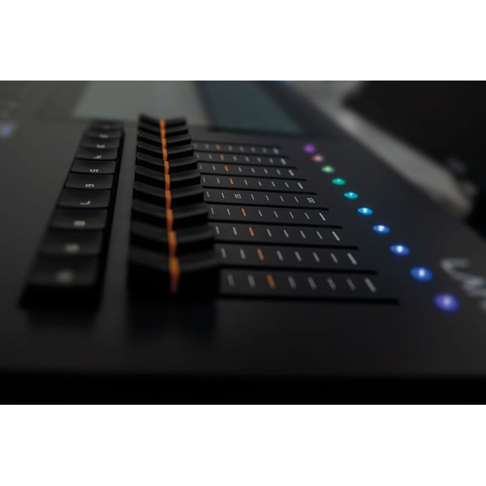 LAMPY 40 2U Two Universe 40-fader DMX console