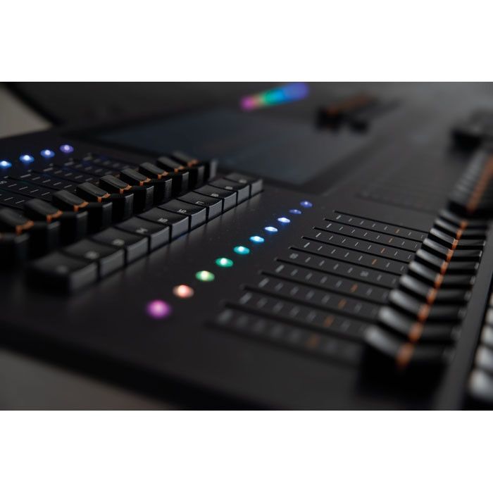 LAMPY 40 1U One Universe 40-fader DMX console