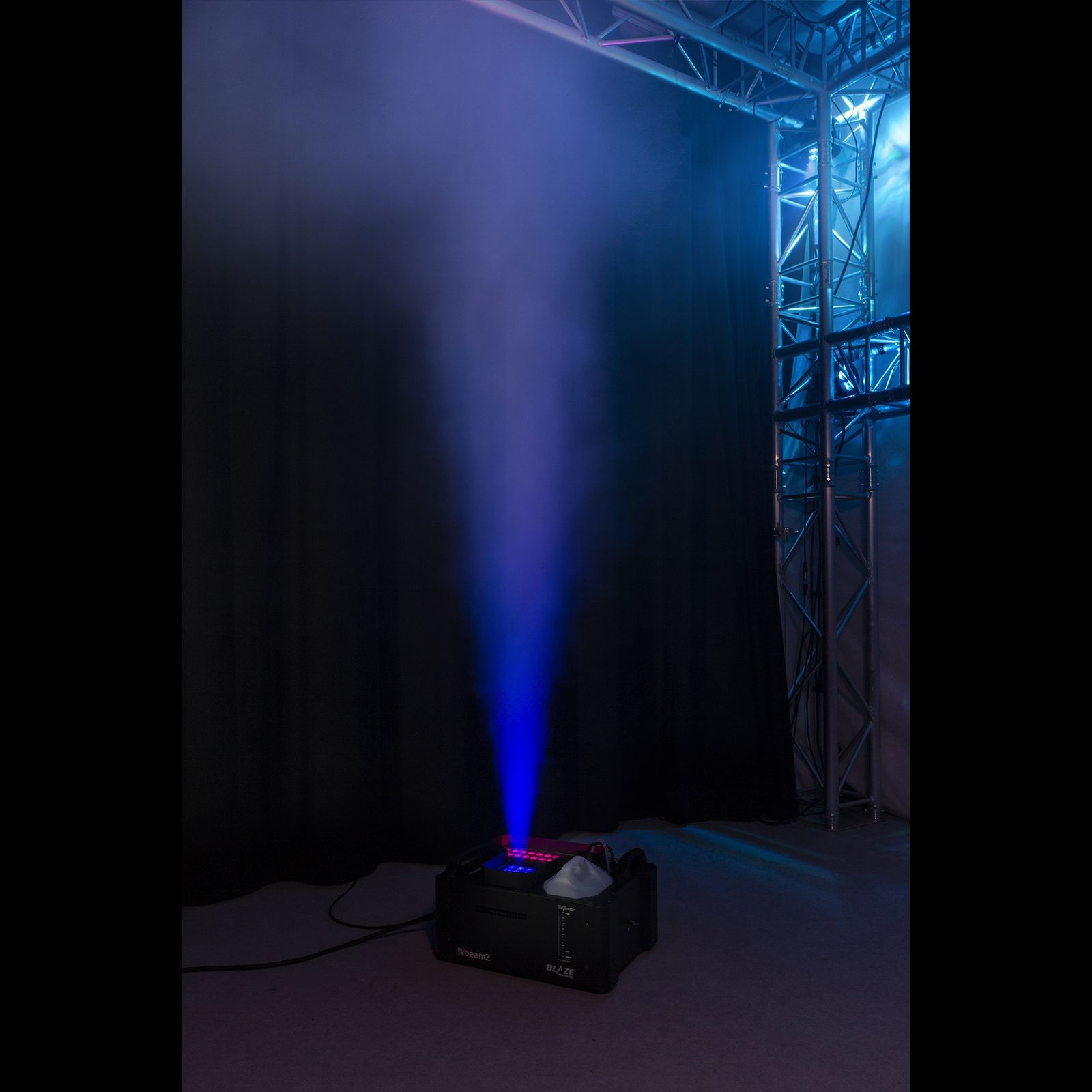 BLAZE2200 Vertical Fogger 48x4W 4in1 LED