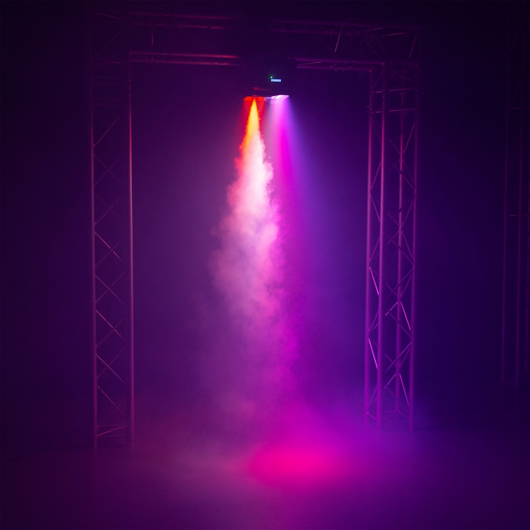 BLAZE2200 Vertical Fogger 48x4W 4in1 LED