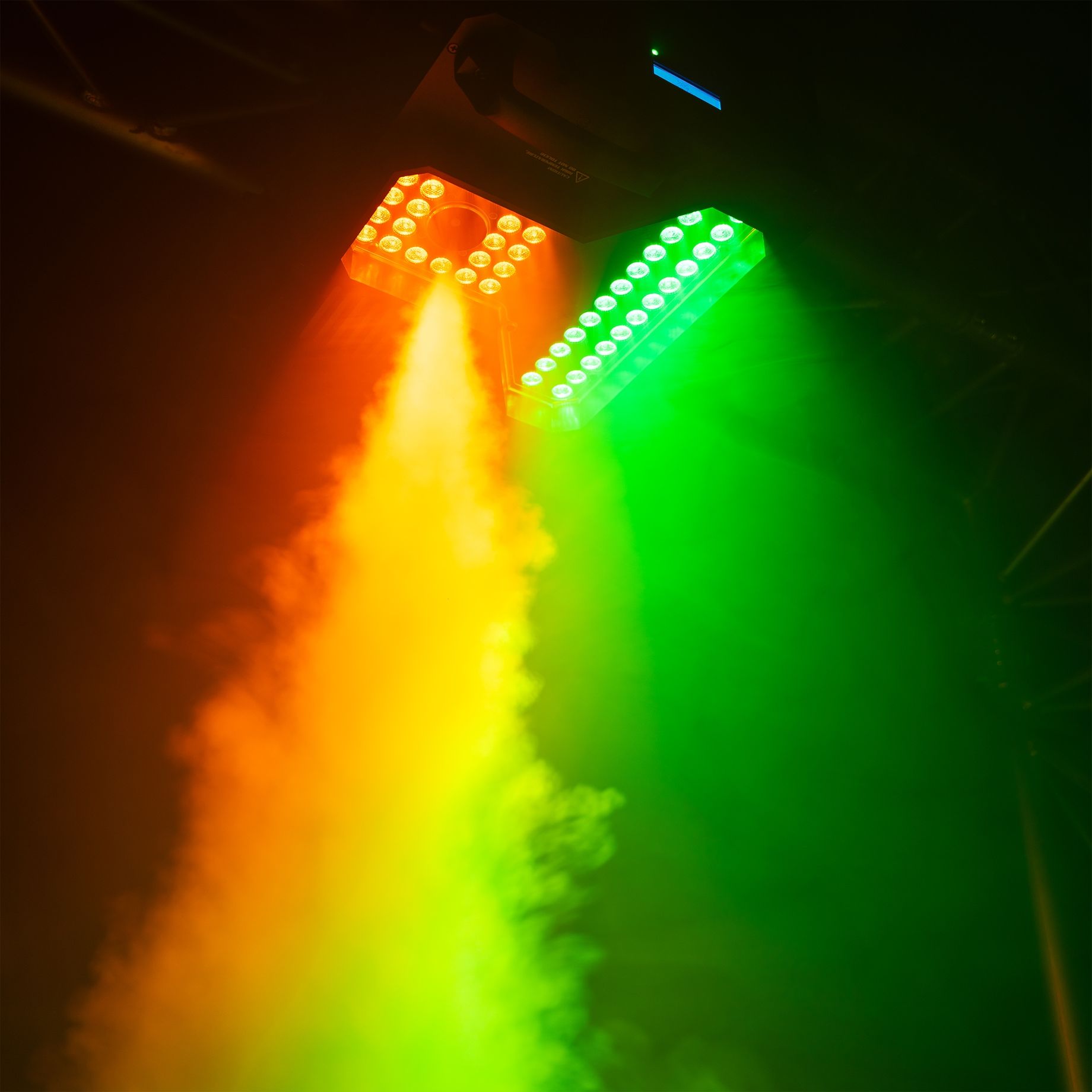 BLAZE2200 Vertical Fogger 48x4W 4in1 LED