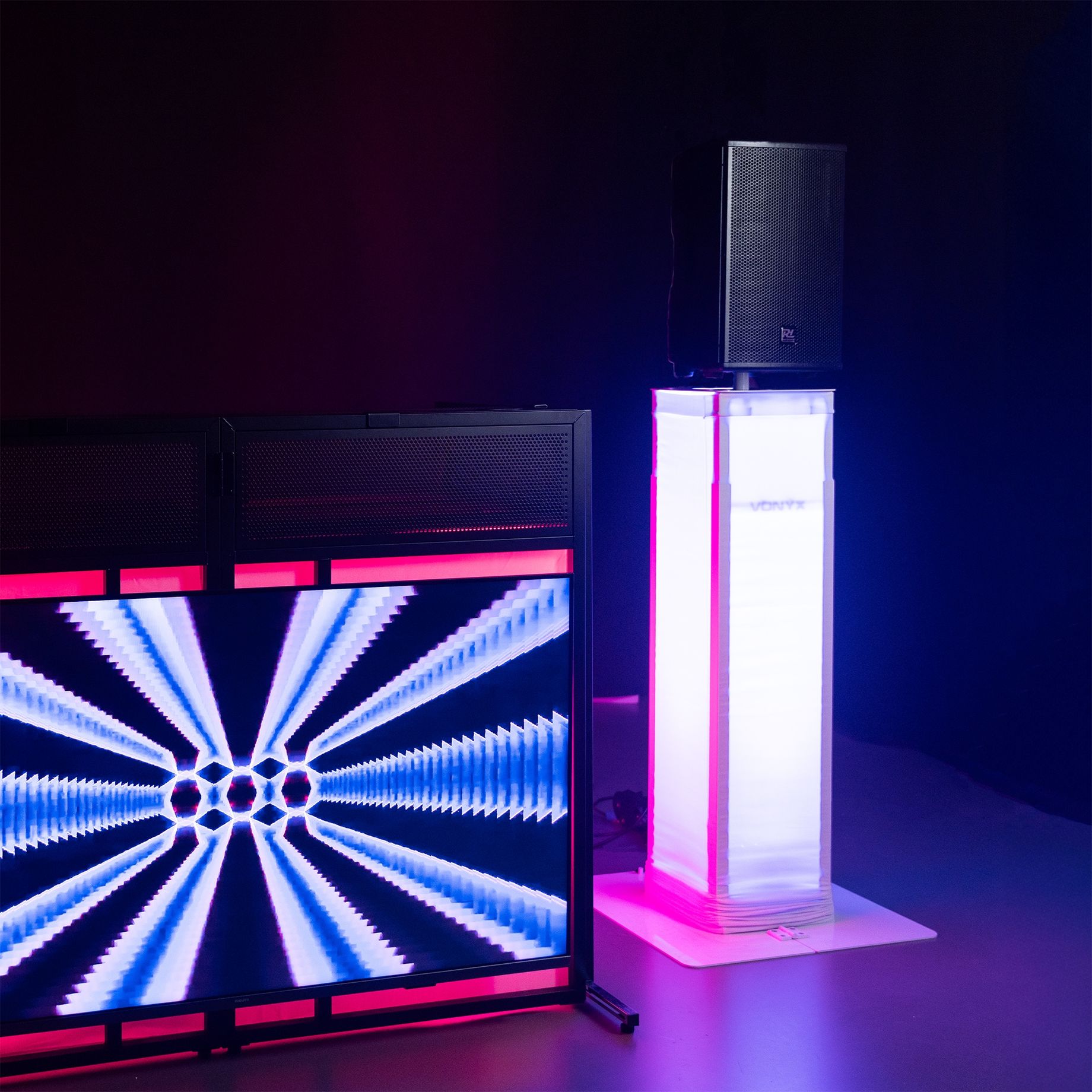 DJP170 DJ Plinth with foldable Baseplate